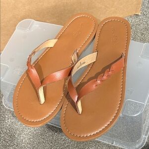 Universal Thread Brown Tan Sandals